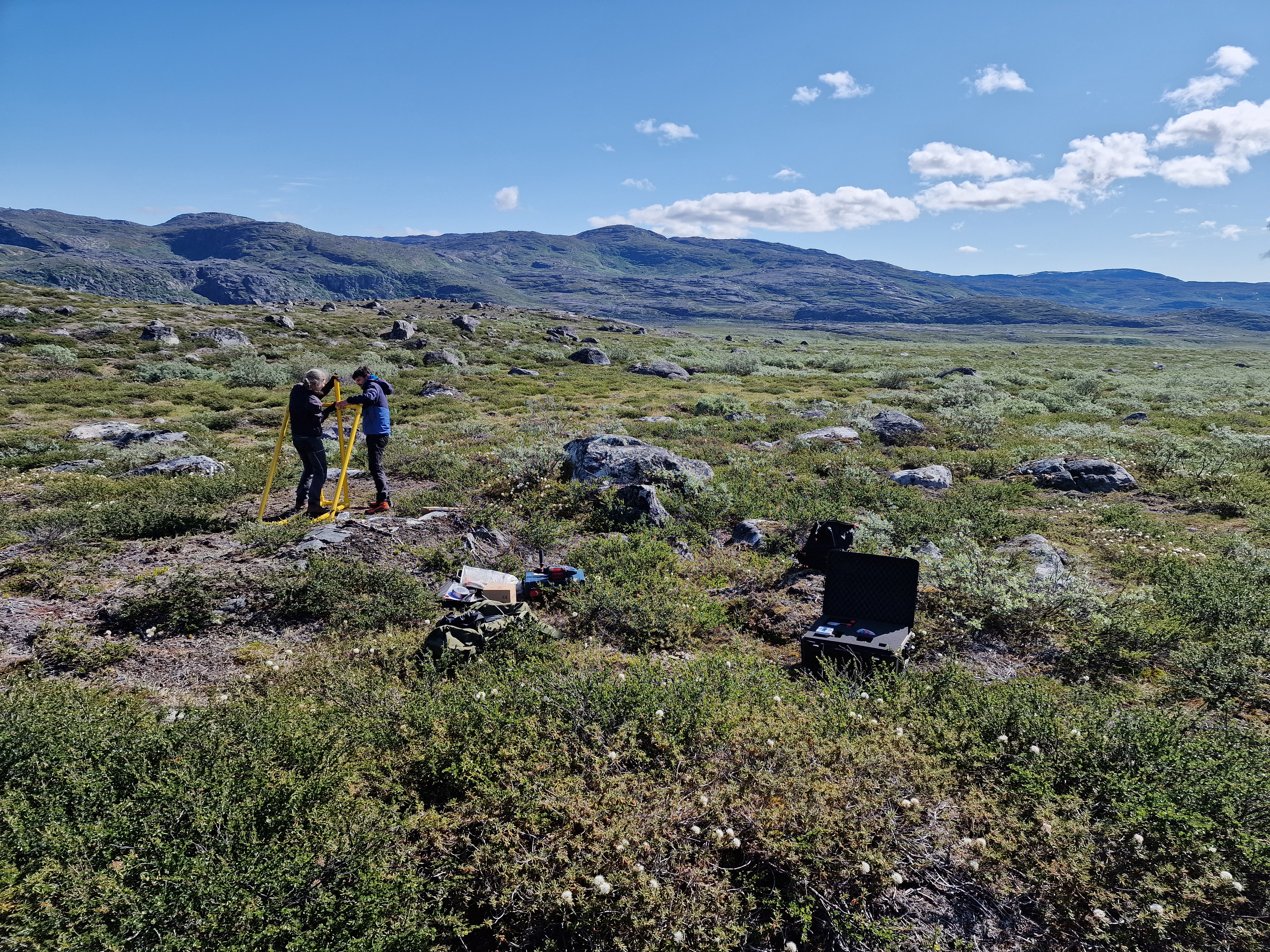 Passive seismic station at Tasersuaq