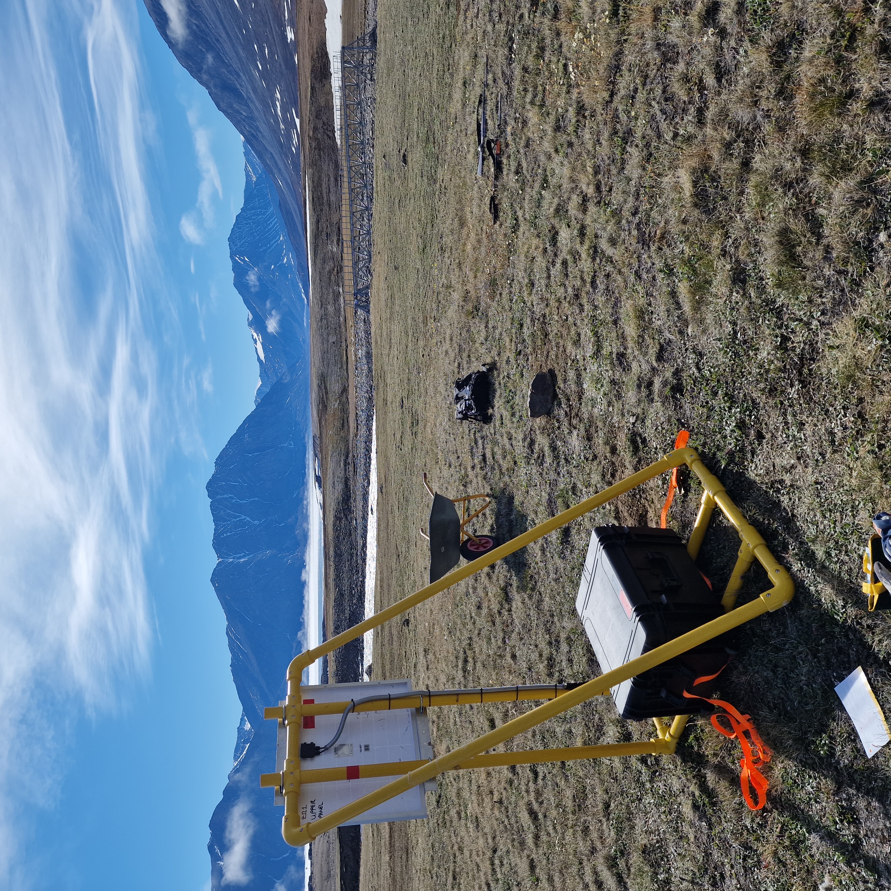 Passive seismic station